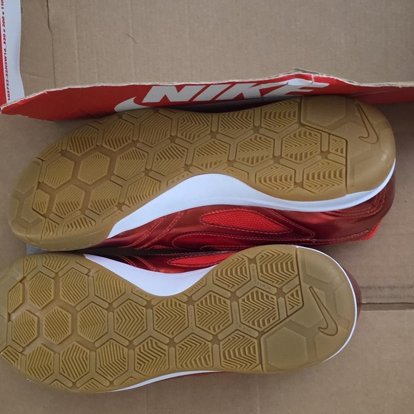 Mens Size 10.5 Nike Gato LV8 Box Label in Crimson and White - Picture 3 of 5